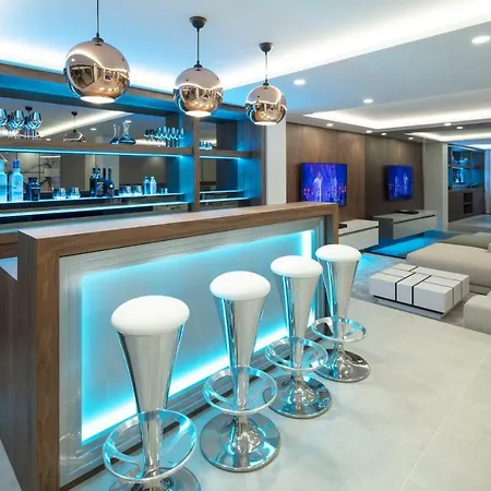 Villa Luxury For Rent In