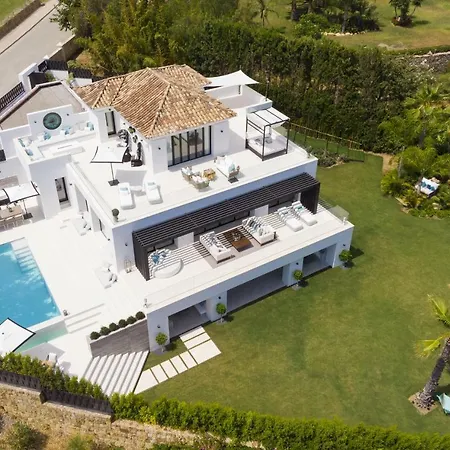 Villa Luxury For Rent In *
