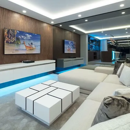 Villa Luxury For Rent In
