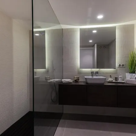 Villa Luxury For Rent In *
